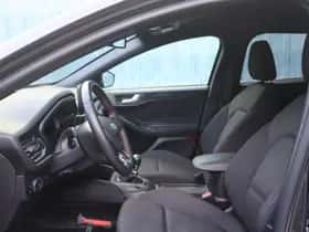 Ford Focus (2021) thumbnail 7