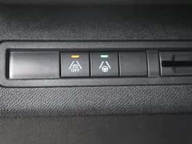 Peugeot 3008 (2021) thumbnail 31