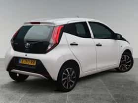Toyota Aygo (2021) thumbnail 4
