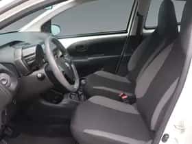 Toyota Aygo (2021) thumbnail 7