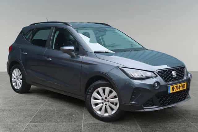 SEAT Arona (2022) thumbnail 2