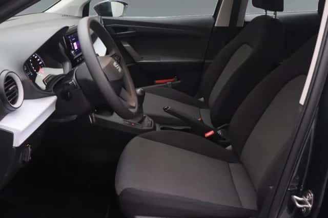 SEAT Arona (2022) thumbnail 5