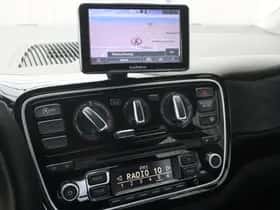 Volkswagen Up! (2016) thumbnail 12