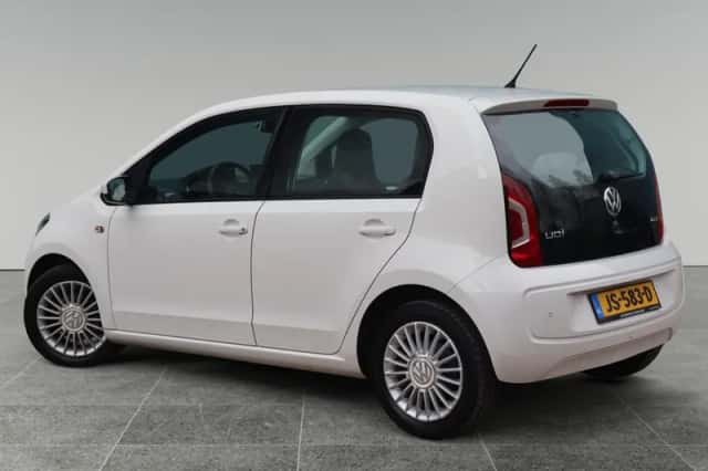 Volkswagen Up! (2016) thumbnail 3