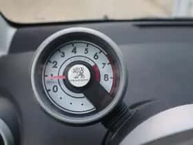Peugeot 107 (2010) thumbnail 12