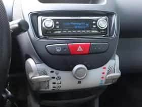 Peugeot 107 (2010) thumbnail 13