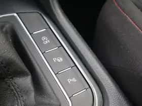 Volkswagen Tiguan (2018) thumbnail 17
