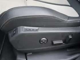 Peugeot 3008 (2021) thumbnail 32