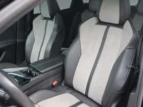 Peugeot 3008 (2021) thumbnail 8
