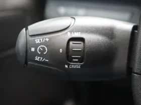 Peugeot 2008 (2019) thumbnail 21