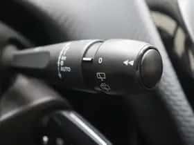 Peugeot 2008 (2019) thumbnail 24