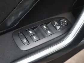 Peugeot 2008 (2019) thumbnail 25
