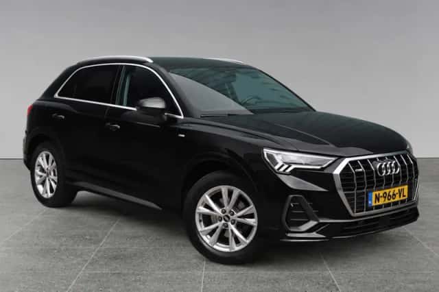 Audi Q3 (2021) thumbnail 2