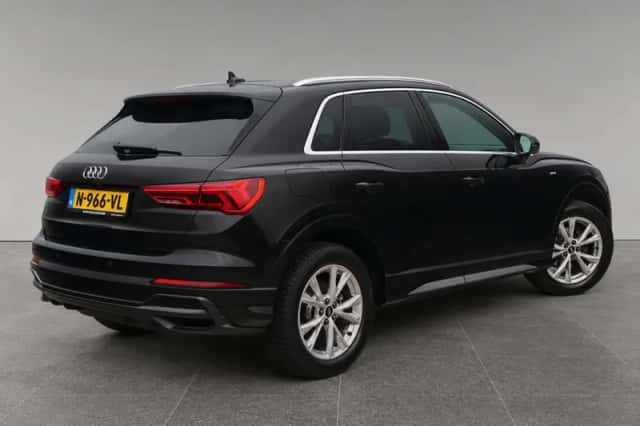 Audi Q3 (2021) thumbnail 4