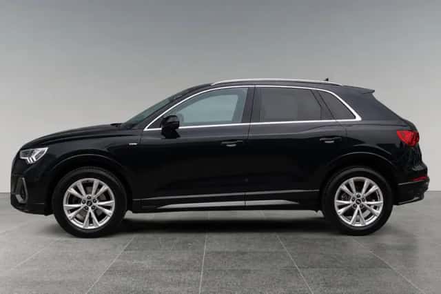 Audi Q3 (2021) thumbnail 5