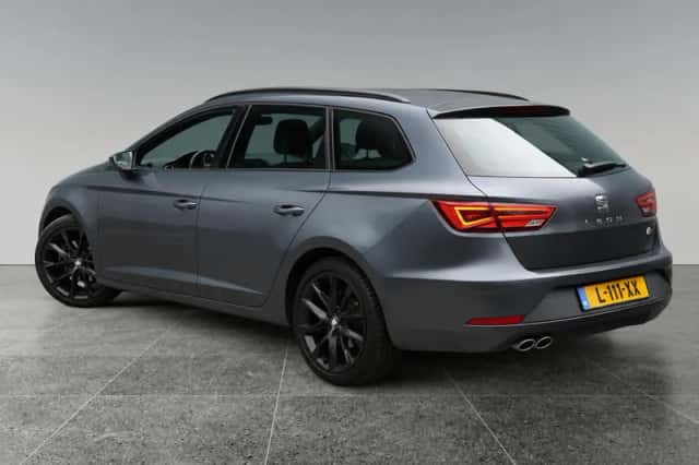 SEAT Leon (2019) thumbnail 4