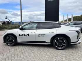 Kia EV4 (2025) thumbnail 2