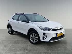 Kia Stonic (2021) thumbnail 2