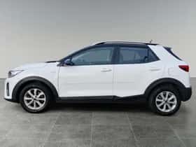 Kia Stonic (2021) thumbnail 4