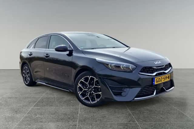 Kia Proceed (2023) thumbnail 2