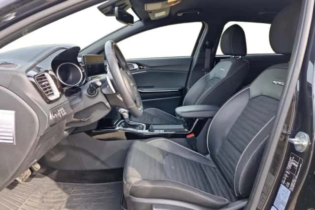 Kia Proceed (2023) thumbnail 3