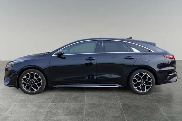 Kia Proceed (2023) thumbnail 4