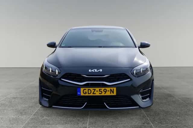 Kia Proceed (2023) thumbnail 5