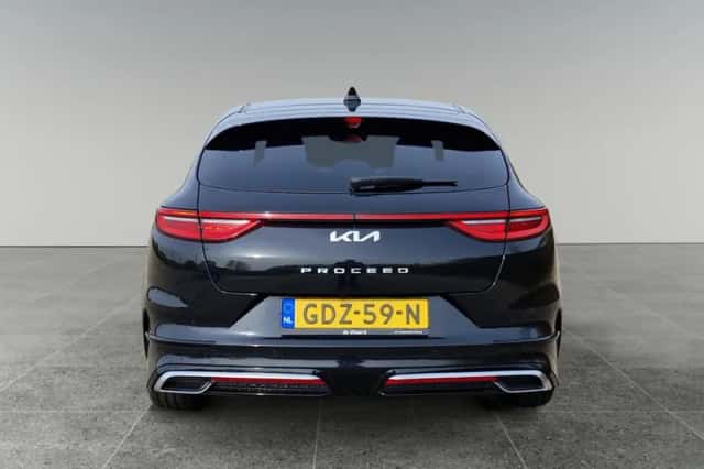 Kia Proceed (2023) thumbnail 6