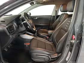 Kia Stonic (2021) thumbnail 3