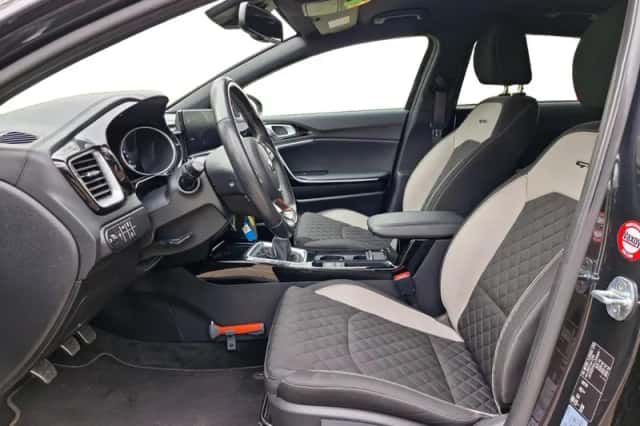 Kia Proceed (2021) thumbnail 3