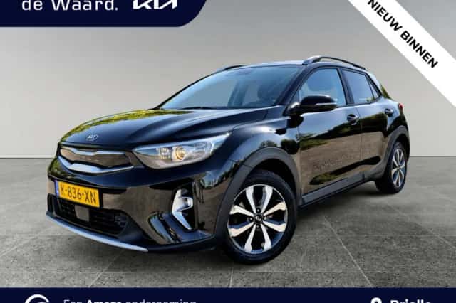 Kia Stonic (2021) thumbnail 1