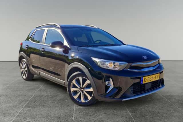 Kia Stonic (2021) thumbnail 2