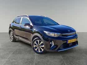 Kia Stonic (2021) thumbnail 2