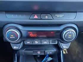 Kia Stonic (2021) thumbnail 14