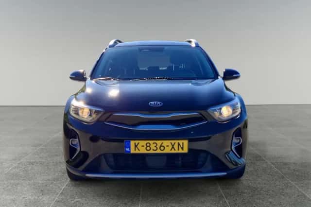 Kia Stonic (2021) thumbnail 5
