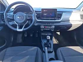 Kia Stonic (2021) thumbnail 7