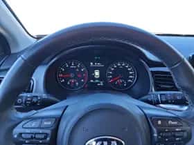 Kia Stonic (2021) thumbnail 9
