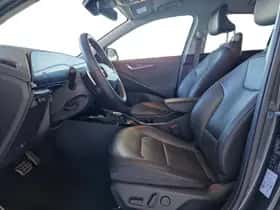 Kia Niro (2023) thumbnail 3