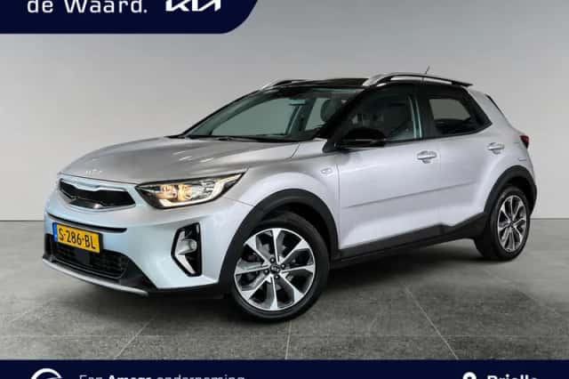 Kia Stonic (2023) thumbnail 1