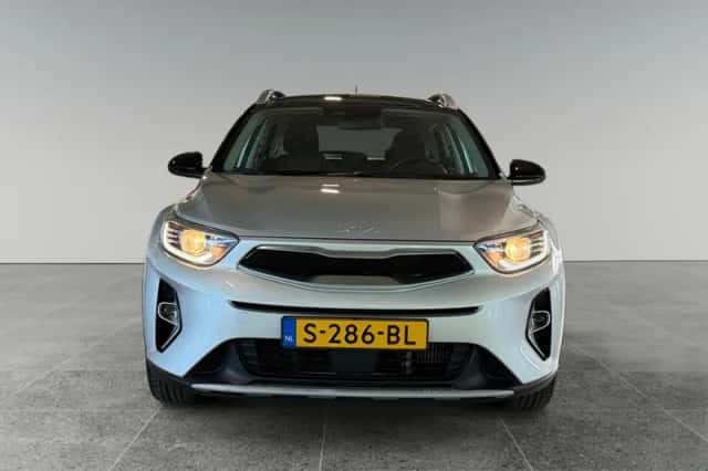 Kia Stonic (2023) thumbnail 5