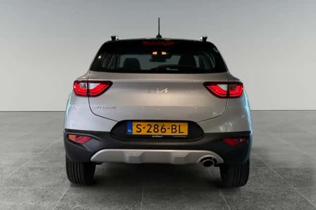 Kia Stonic (2023) thumbnail 6