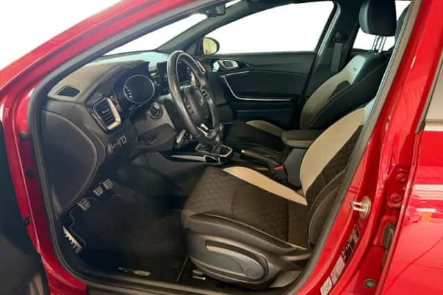 Kia Ceed (2021) thumbnail 3