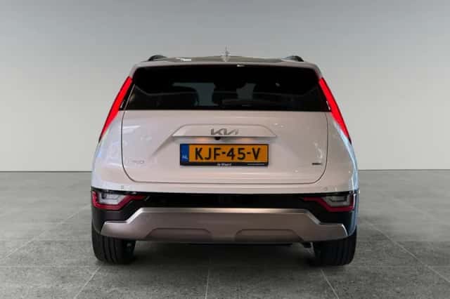 Kia Niro (2023) thumbnail 6