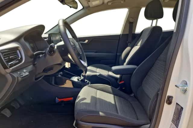 Kia Stonic (2025) thumbnail 3