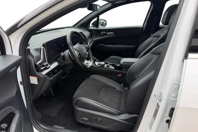 Kia Sportage (2023) thumbnail 3