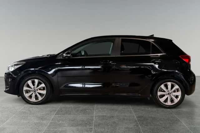 Kia Rio (2023) thumbnail 4