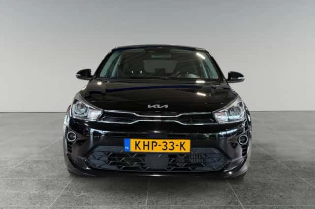 Kia Rio (2023) thumbnail 5