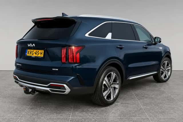Kia Sorento (2023) thumbnail 2