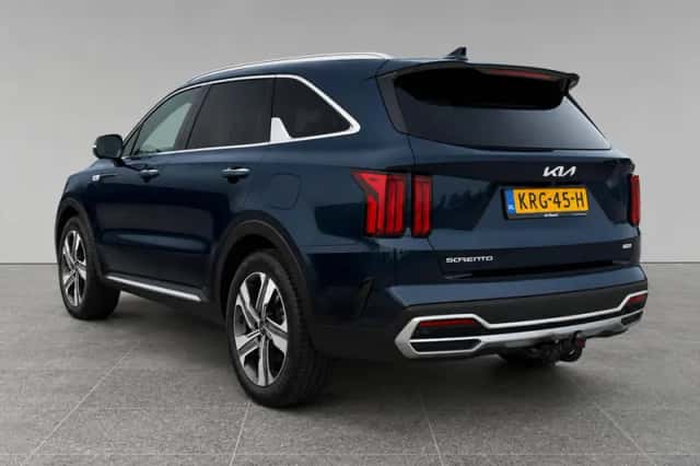 Kia Sorento (2023) thumbnail 5