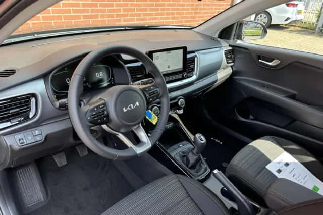 Kia Stonic (2026) thumbnail 6